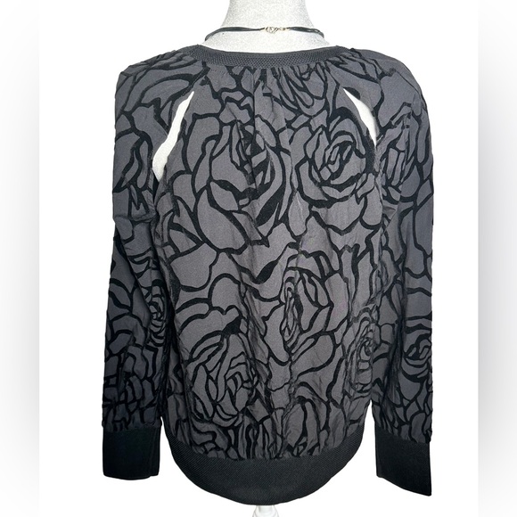Fabletics Lola Back At It Cutout Top w/Black Floral Pattern - Picture 3 of 6